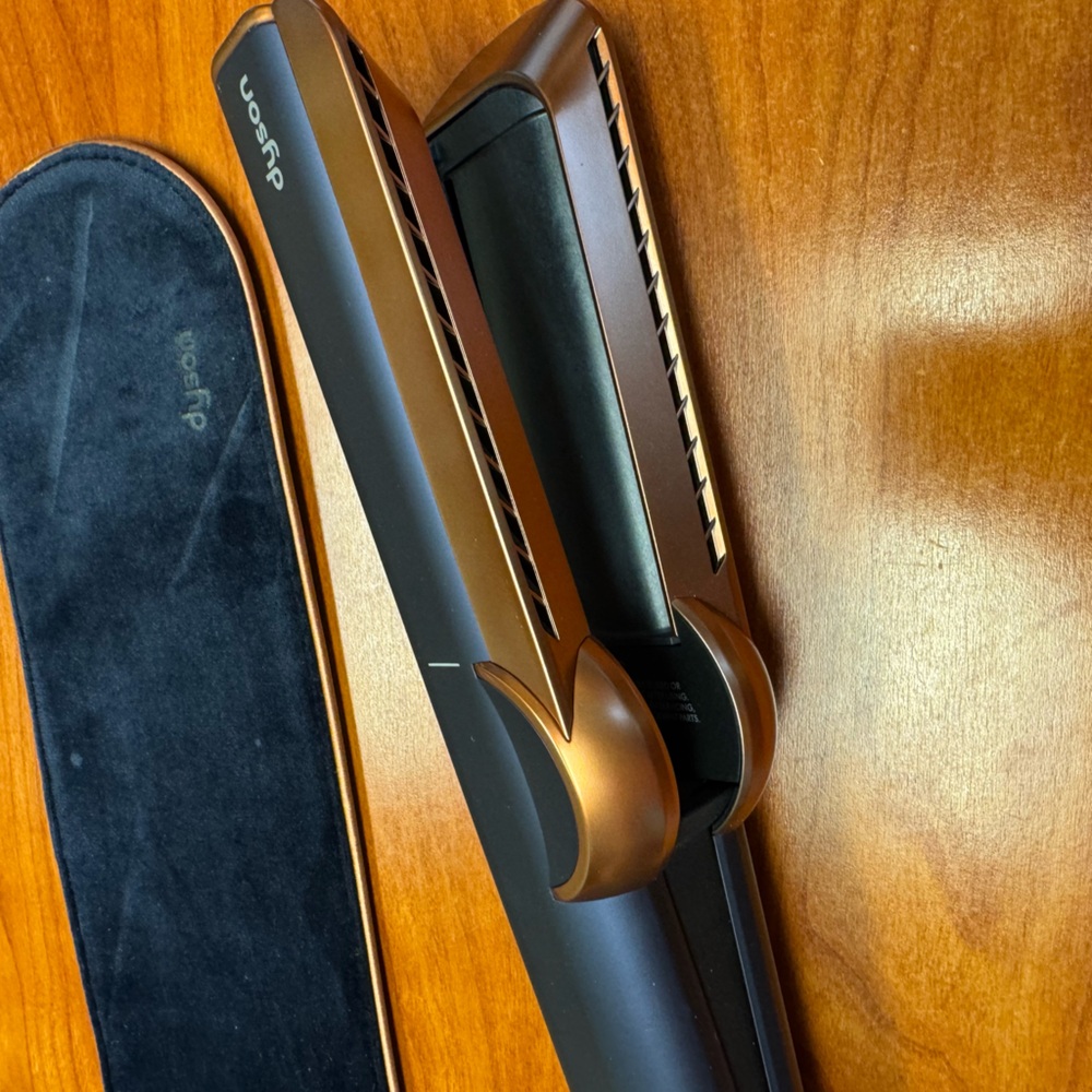 Dyson Airstrait Straightener